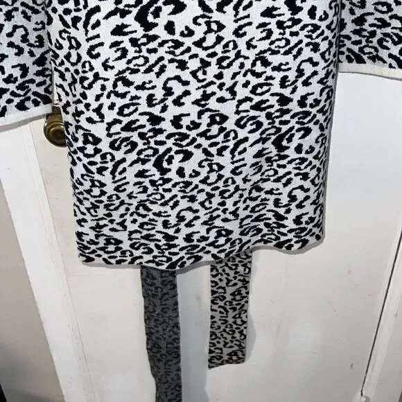 LOVERS + FRIENDS Merida Animal Print Wrap Dress-M NWT - Picture 4 of 10